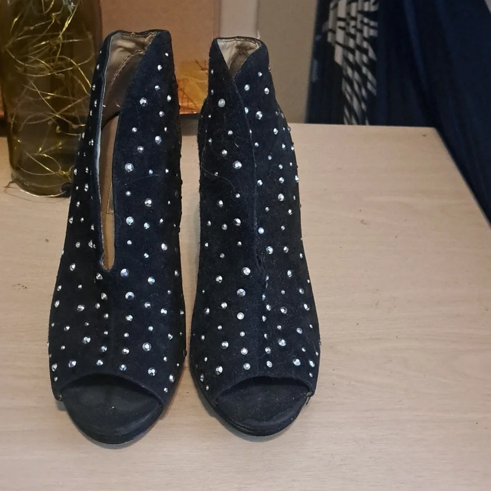 INC BOOTIES - Picture 4 of 8